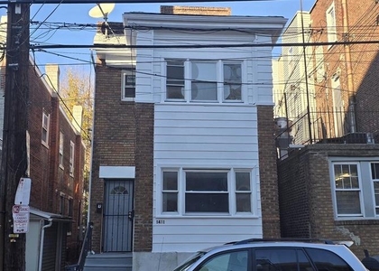 1411 W Loudon Street - Photo 1