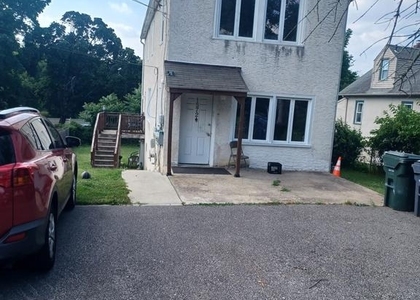 1572 Robinson Avenue - Photo 1