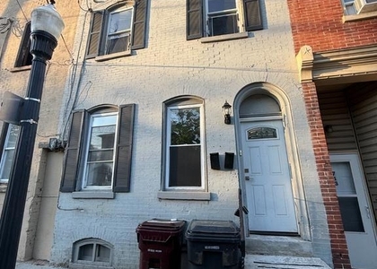 715 W 8th - Photo 1