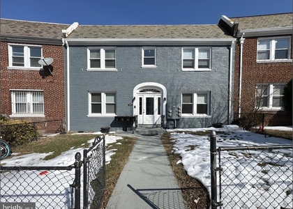 1250 Holbrook Terrace Ne - Photo 1