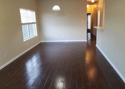 2801 Southampton Way - Photo 1