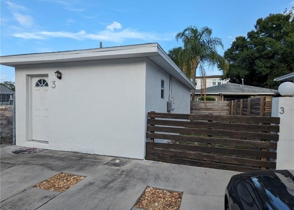 411 S Albany Avenue - Photo 1