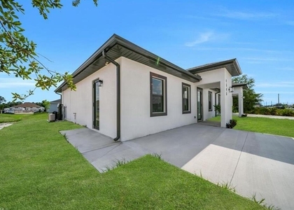 4646 Leonard Boulevard S - Photo 1