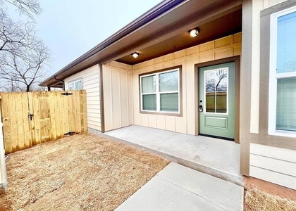 327 E Nelson Street - Photo 1