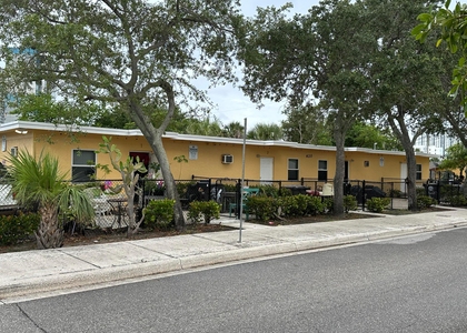 620 Division Avenue - Photo 1