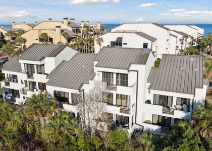 756 Spinnakers Reach Drive - Photo 1