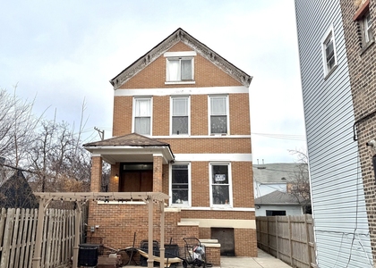 2141 S Marshall Boulevard - Photo 1