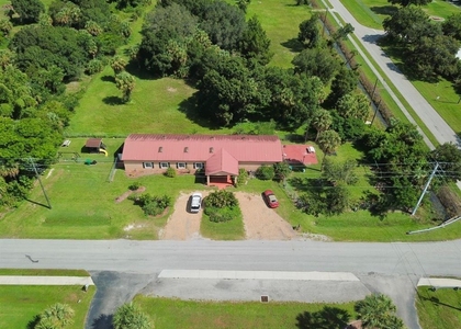 704 Sw 6th Street - Photo 1