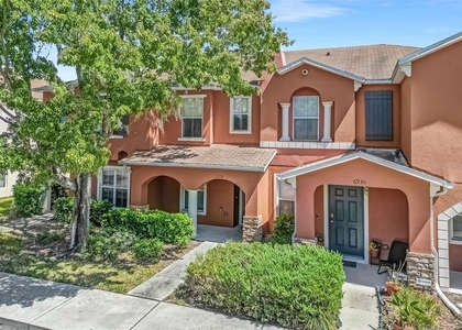 6928 Hawthorne Trace Lane - Photo 1