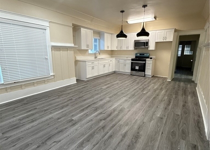 240 W 54th - Photo 1