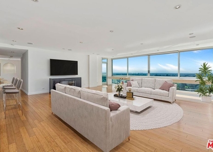 2222 Avenue Of The Stars - Photo 1