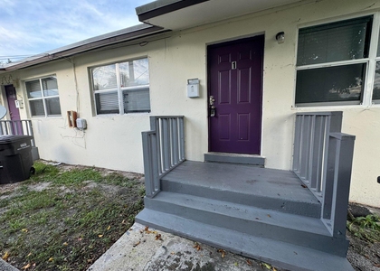 907 8th Street - Photo 1