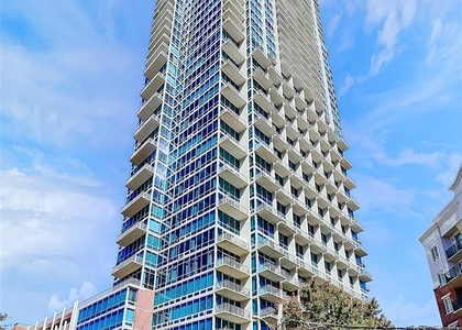 215 Pine Street N - Photo 1