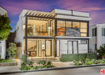 2105 E Balboa Boulevard - Photo 1