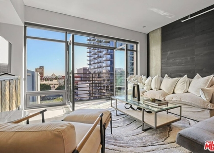 1111 S Grand Avenue - Photo 1