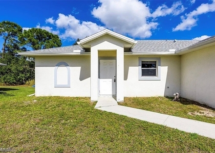 4716 1st Street Sw - Photo 1