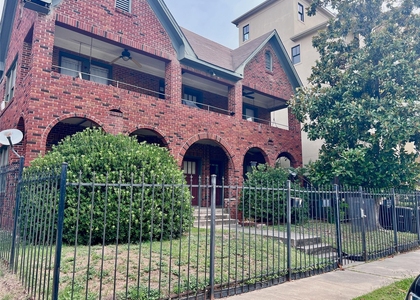 320 W Polk Street - Photo 1