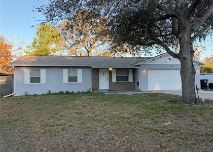 137 N Nowell Street - Photo 1