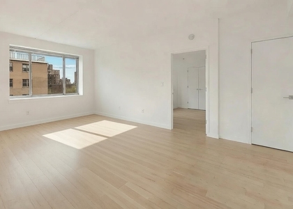 1st Avenue - Photo 1