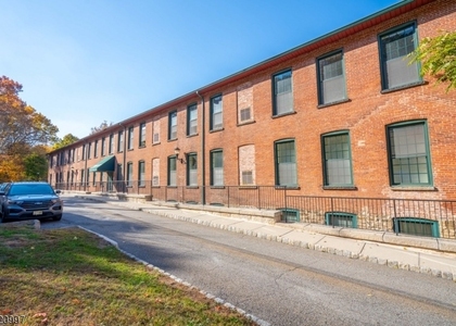 93 Park Heights Ave - Photo 1