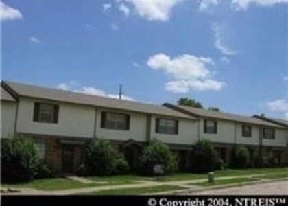 302 Candlewood Lane - Photo 1