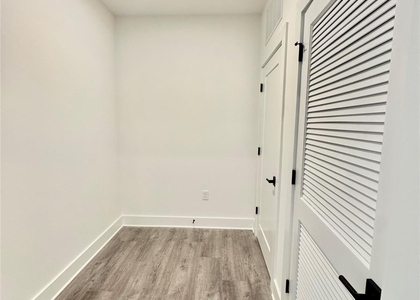 175 W Black Street - Photo 1