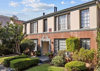 209 S Reeves - Photo 1