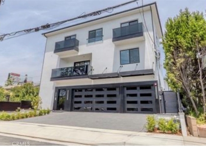 2941 Mary Street - Photo 1