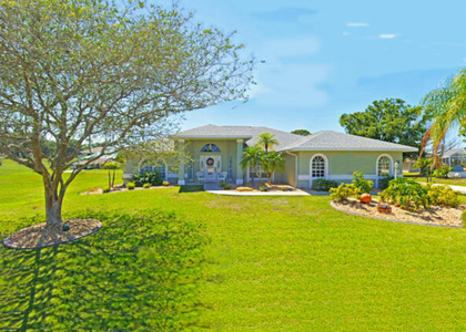 424 Holly Drive - Photo 1