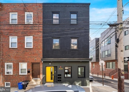 2424 W Thompson Street - Photo 1