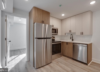 715 W Cumberland Street - Photo 1
