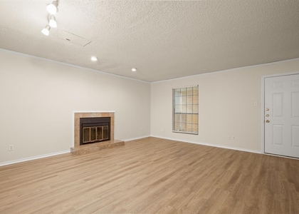 2401 Leon St - Photo 1