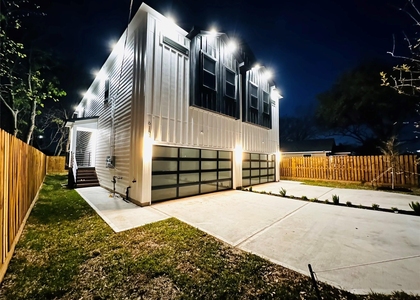 610 E 41st Street - Photo 1