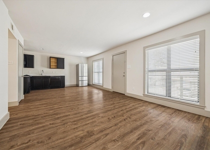 4300 Rosslyn Road - Photo 1