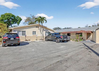 2500 Sw 18th Terrace - Photo 1