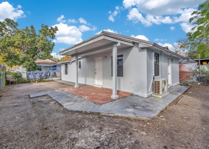 2428 Nw 28th Street - Photo 1