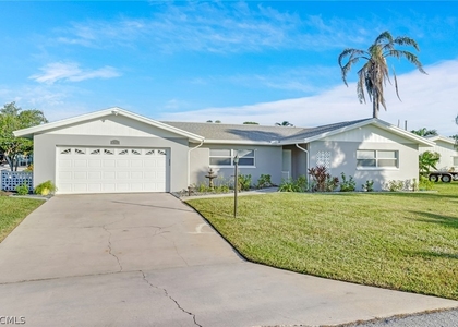 4312 S Bay Circle - Photo 1
