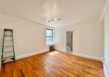 666 Hancock Street - Photo 1