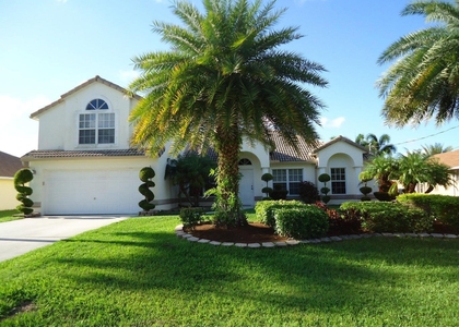 5824 Nw Zenith Drive - Photo 1