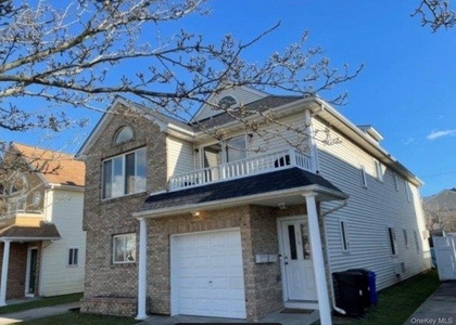 518 E Penn Street - Photo 1