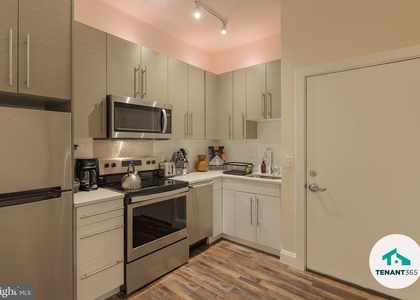 8 E Fayette Street - Photo 1