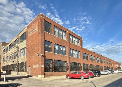 3144 W Carroll Street - Photo 1