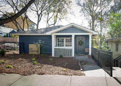 207 South Avenue Se - Photo 1