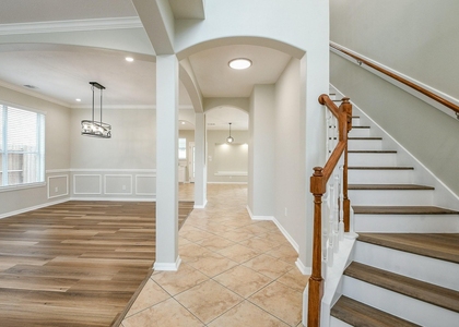 815 Robins Way - Photo 1