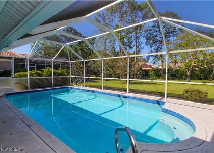333 Wentworth Court - Photo 1