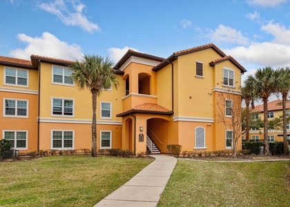 5455 Vineland Road - Photo 1