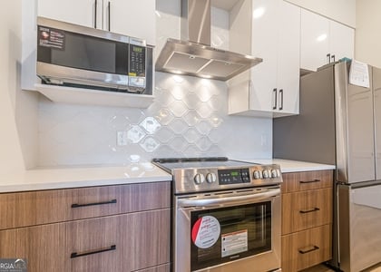 112 Rogers Street Ne - Photo 1