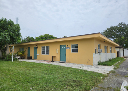 5050 Sw 40th Avenue - Photo 1