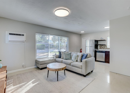 1005 Ne 17th Court - Photo 1
