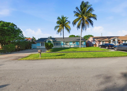 561 Ne 38th Street - Photo 1